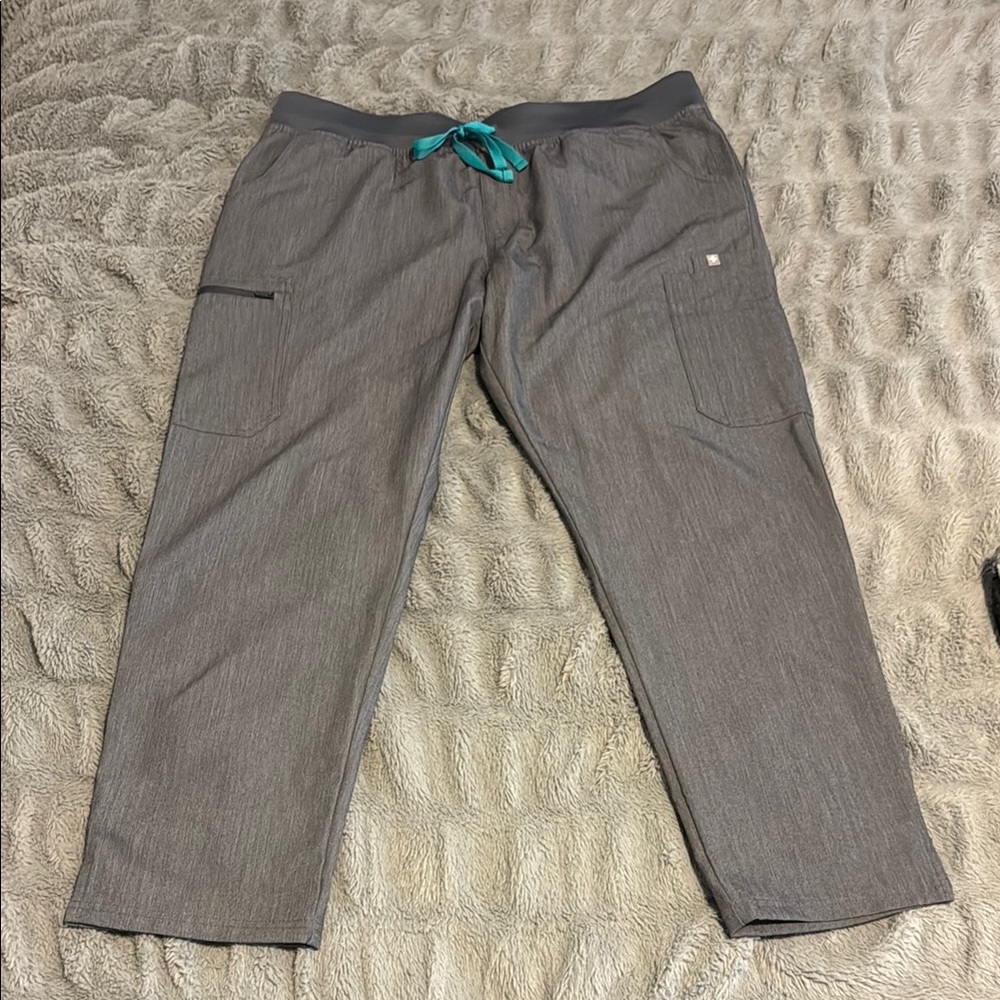 Women’s Figs Graphite Straight Leg Scrub Pants